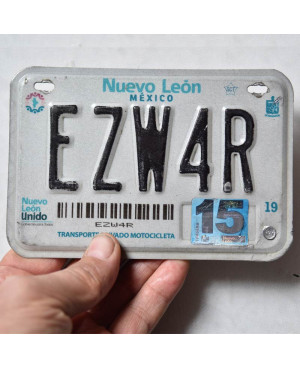 Mexická ŠPZ Nuevo León EZW4R moto