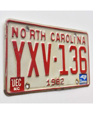 Americká ŠPZ North Carolina 1982 Red YXV-136