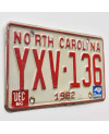 Americká ŠPZ North Carolina 1982 Red YXV-136