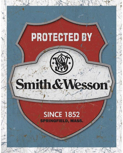 Plechová ceduľa Smith & Wesson - Protected 32 cm x 40 cm